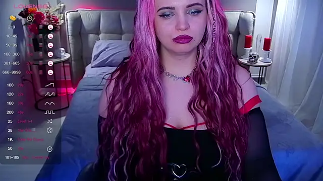 Miss Maya Mils online show from 13, 2, 2025