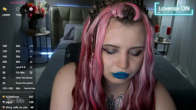 Miss Maya Mils online show from 5, 3, 2025
