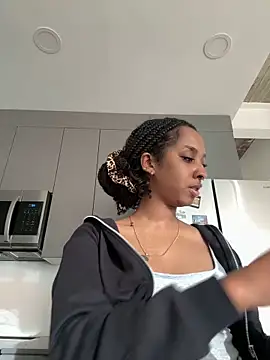 Your Paris online show from 24, 11, 2025