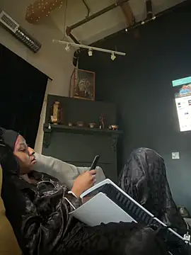 Your Paris online show from 8, 2, 2026