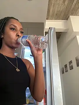 Your Paris online show from 14, 11, 2025