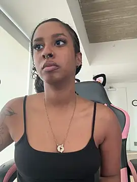 Your Paris online show from 25, 11, 2025