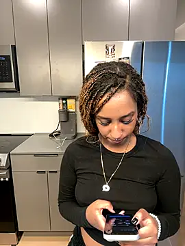 Your Paris online show from 17, 10, 2025