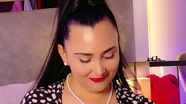 Evangeline Taylorr online show from 15, 11, 2025