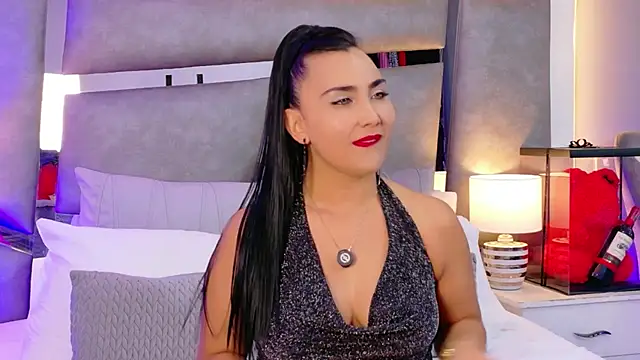 Evangeline Taylorr online show from 8, 11, 2025