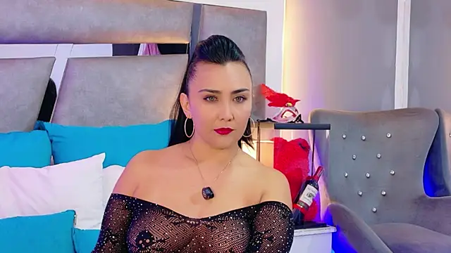 Evangeline Taylorr online show from 28, 10, 2025