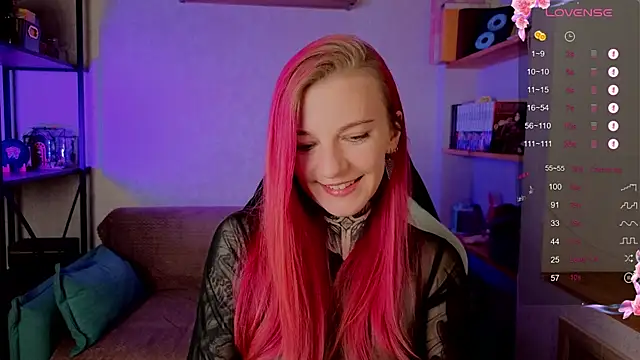 Snapshot of Roxy_____ chatting on 4, 10, 2025 Roxy online show from 4, 10, 2025