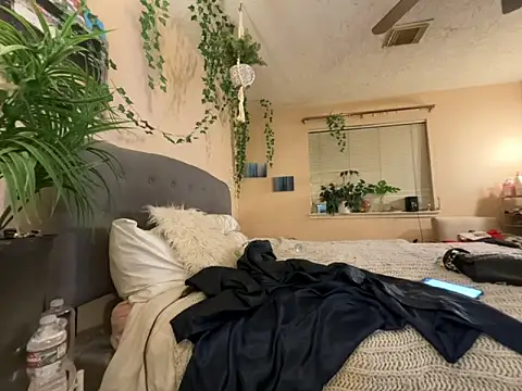 Snapshot of magicalc00ch chatting on 23, 12, 2025 magicalc00ch online show from 23, 12, 2025