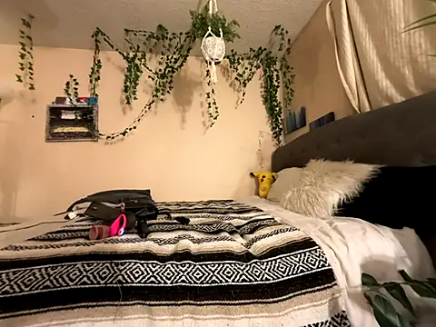 Snapshot of magicalc00ch chatting on 4, 12, 2025 magicalc00ch online show from 4, 12, 2025