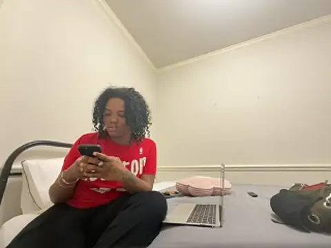Snapshot of magicalc00ch chatting on 8, 5, 2026 magicalc00ch online show from 8, 5, 2026