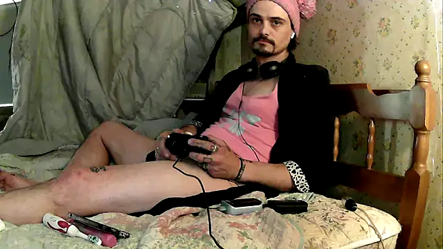 Snapshot of JustTylerr chatting on 8, 6, 2026 JustTylerr online show from 8, 6, 2026