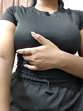 Snapshot of MohiniHott chatting on 5, 5, 2026 MohiniHott online show from 5, 5, 2026