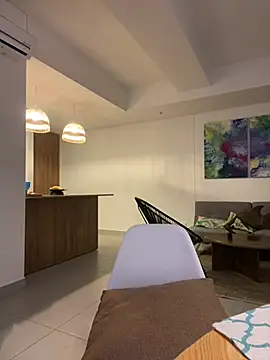 Snapshot of Leyna_liu chatting on 4, 3, 2025 Leyna liu online show from 4, 3, 2025