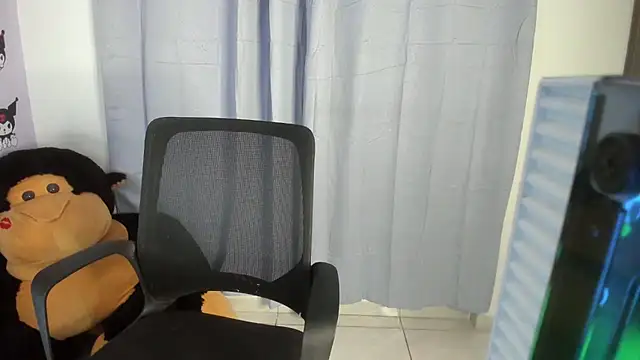 Snapshot of isaaclatino chatting on 3, 11, 2025 isaaclatino online show from 3, 11, 2025