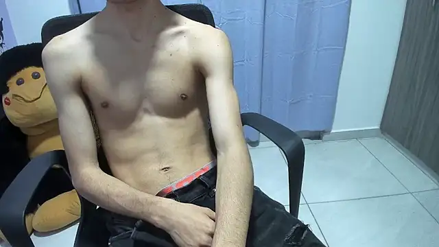 Snapshot of isaaclatino chatting on 27, 10, 2025 isaaclatino online show from 27, 10, 2025