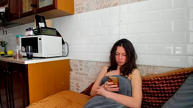 Adela Vetta online show from 2, 3, 2025