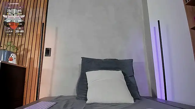 Snapshot of honeyhot69__ chatting on 19, 10, 2025 honeyhot69 online show from 19, 10, 2025