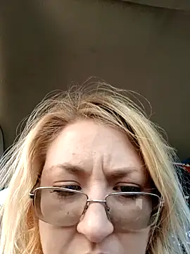 Snapshot of xWhoreAbleX_Pika chatting on 10, 3, 2025 xWhoreAbleX Pika online show from 10, 3, 2025