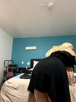 Snapshot of tatted-bitty chatting on 21, 10, 2025 tatted-bitty online show from 21, 10, 2025