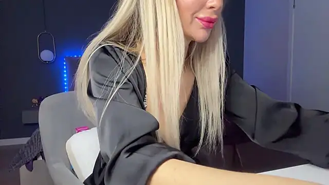 KristalNight online show from 6, 10, 2025
