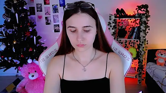 AliceCharmy online show from 13, 12, 2024
