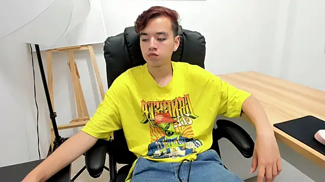 Snapshot of bunny_maxi chatting on 23, 10, 2025 bunny maxi online show from 23, 10, 2025