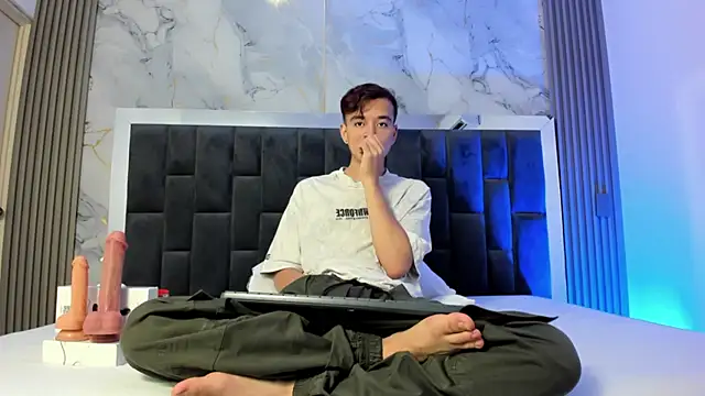 Snapshot of bunny_maxi chatting on 10, 10, 2025 bunny maxi online show from 10, 10, 2025