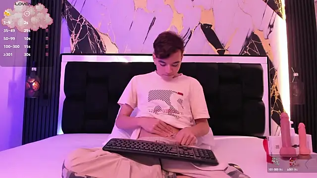 Snapshot of bunny_maxi chatting on 11, 10, 2025 bunny maxi online show from 11, 10, 2025