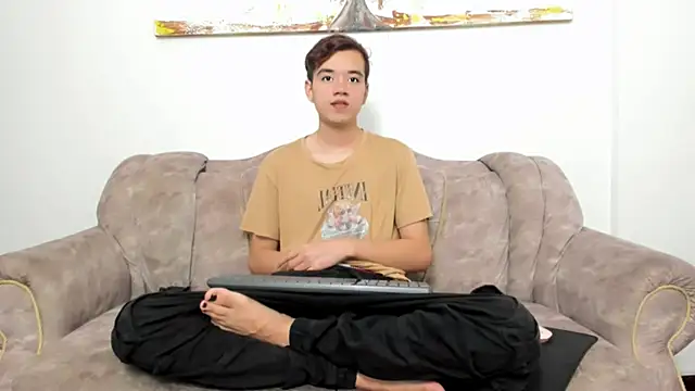 Snapshot of bunny_maxi chatting on 11, 11, 2025 bunny maxi online show from 11, 11, 2025