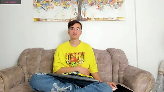 Snapshot of bunny_maxi chatting on 28, 10, 2025 bunny maxi online show from 28, 10, 2025