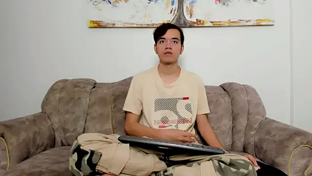 Snapshot of bunny_maxi chatting on 25, 11, 2025 bunny maxi online show from 25, 11, 2025