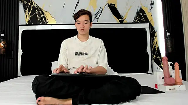 Snapshot of bunny_maxi chatting on 19, 11, 2025 bunny maxi online show from 19, 11, 2025