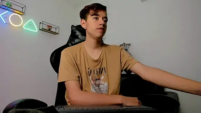 Snapshot of bunny_maxi chatting on 24, 11, 2025 bunny maxi online show from 24, 11, 2025