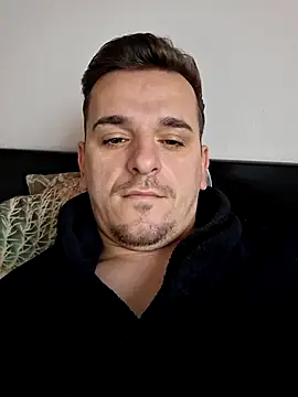 Huge cock22cm online show from 14, 12, 2025