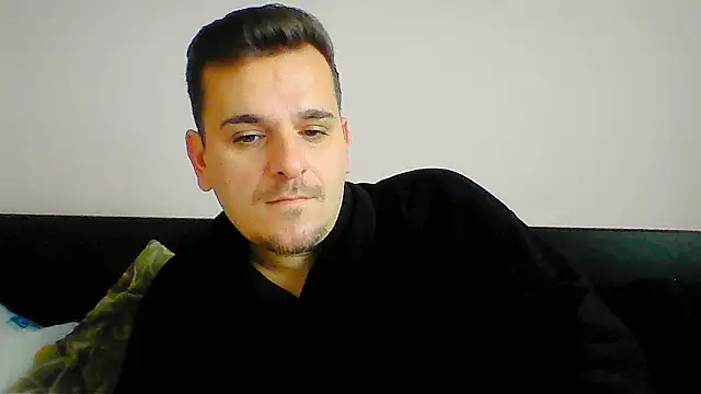 Huge cock22cm online show from 18, 12, 2025