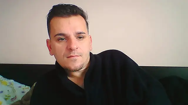 Huge cock22cm online show from 16, 11, 2025