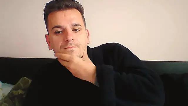 Huge cock22cm online show from 20, 11, 2025