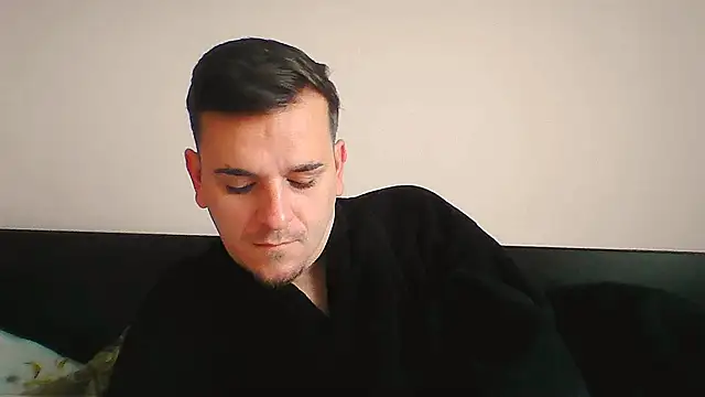 Huge cock22cm online show from 18, 11, 2025