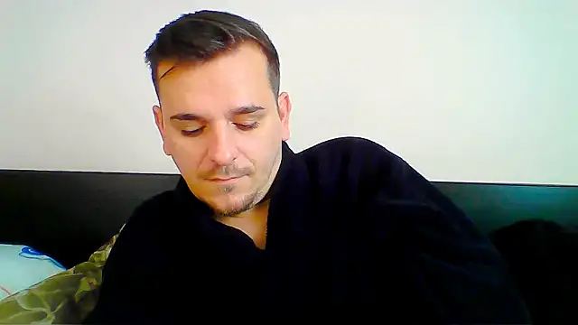 Huge cock22cm online show from 16, 12, 2025