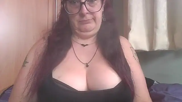 Snapshot of MissKisu chatting on 12, 5, 2026 MissKisu online show from 12, 5, 2026