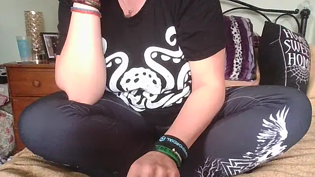 MissKisu online show from 28, 10, 2025