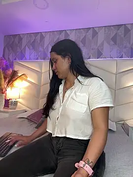 Brenda Garcia online show from 16, 3, 2025
