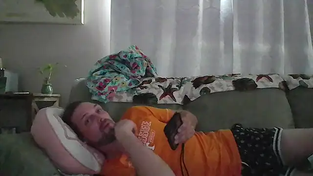Snapshot of VitaminDrewFl chatting on 6, 7, 2026 VitaminDrewFl online show from 6, 7, 2026