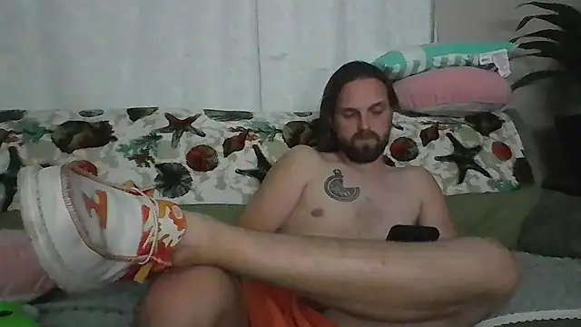 Snapshot of VitaminDrewFl chatting on 7, 5, 2026 VitaminDrewFl online show from 7, 5, 2026