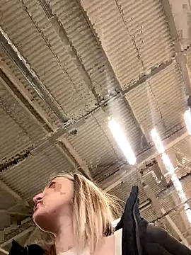 Snapshot of littlebitchess chatting on 28, 11, 2025 littlebitchess online show from 28, 11, 2025