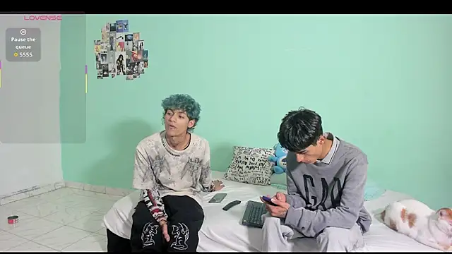 oliverhot2005 online show from 28, 10, 2025