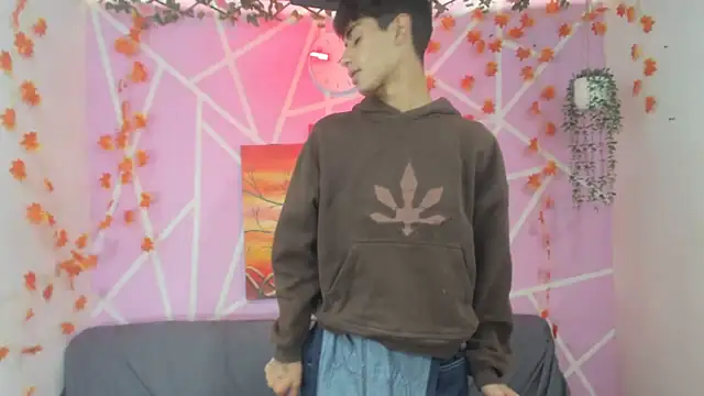 oliverhot2005 online show from 7, 11, 2025