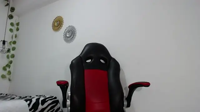 Snapshot of yulia-wolf chatting on 7, 2, 2025 yulia-wolf online show from 7, 2, 2025