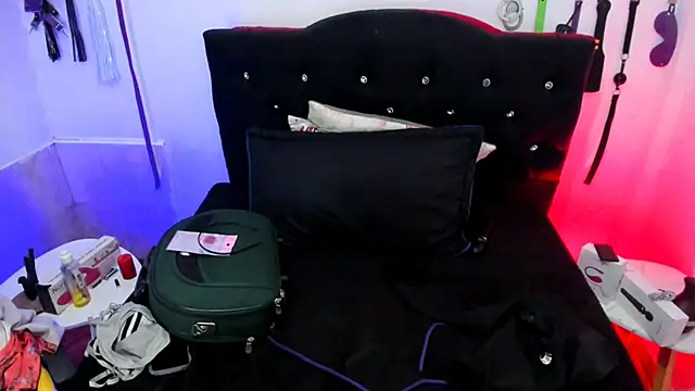 LucyStrike  online show from 3, 12, 2025