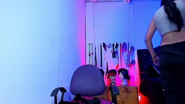 LucyStrike  online show from 8, 1, 2026